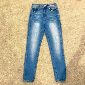 KanCan Modele Stretch Light Wash Skinny Denim Jeans Size 27